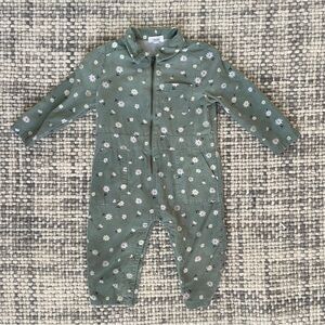 The sweetest Angel Dear green corduroy jumpsuit - adorable daisy print - 12-18mo